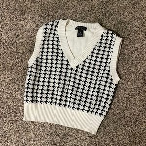 Sweater vest
